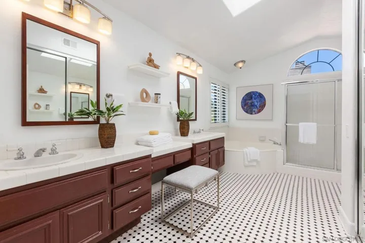 15951 Hidden Valley Dr, Poway, California 92064