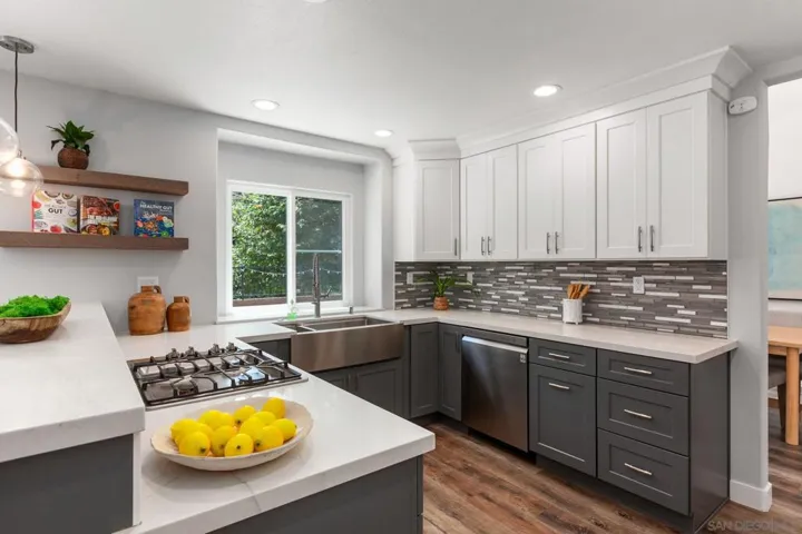 15951 Hidden Valley Dr, Poway, California 92064