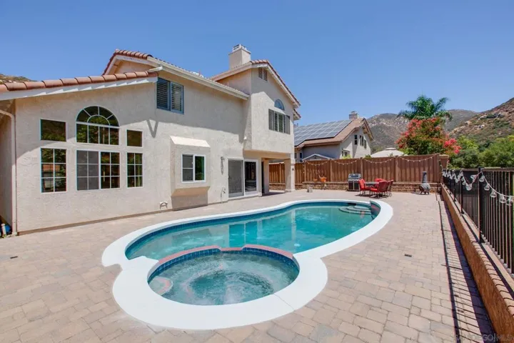 15951 Hidden Valley Dr, Poway, California 92064