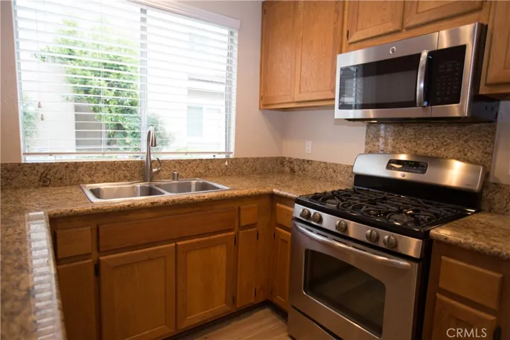 65 Goldenrod, Irvine, California 92614