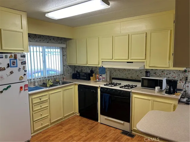 601 N Kirby 23, Hemet, California 92545