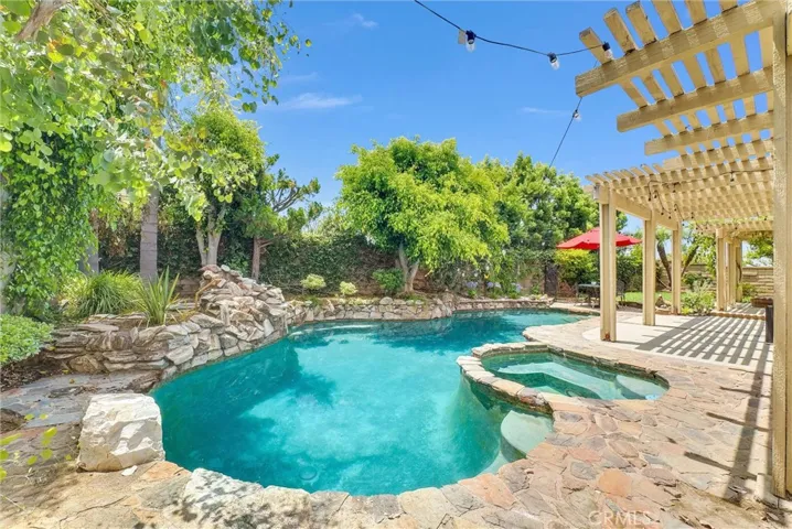 2548 Crown Way, Fullerton, California 92833