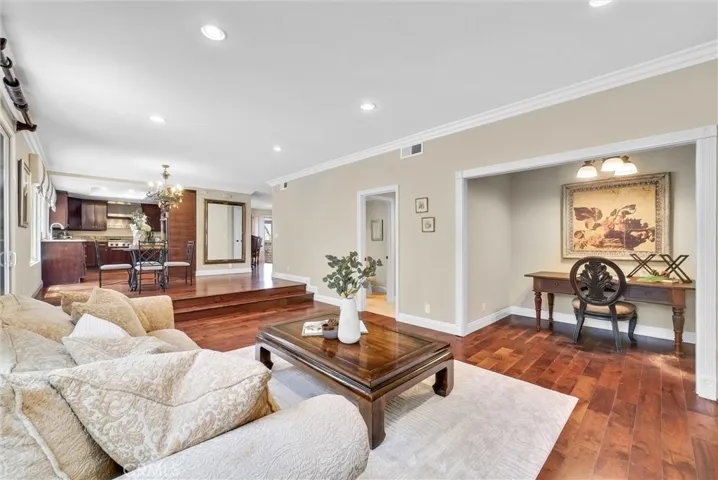 2548 Crown Way, Fullerton, California 92833
