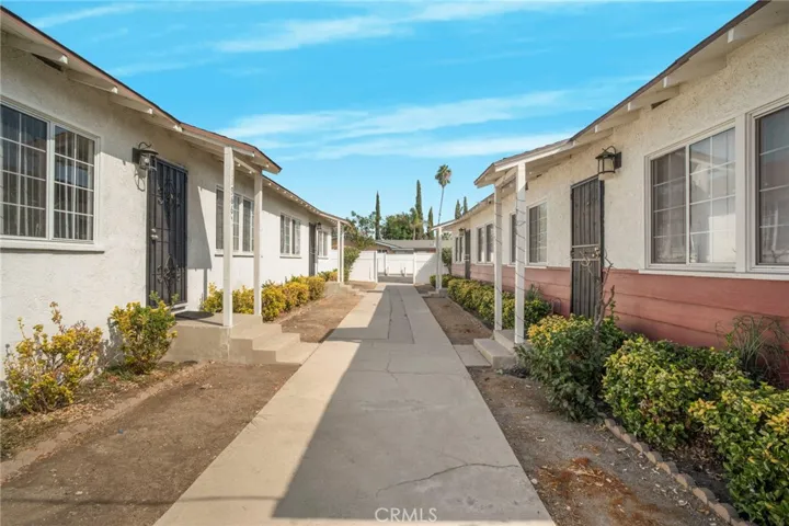 11966 Saticoy Street, North Hollywood, California 91605