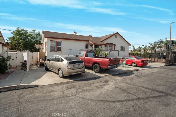 11966 Saticoy Street, North Hollywood, California 91605