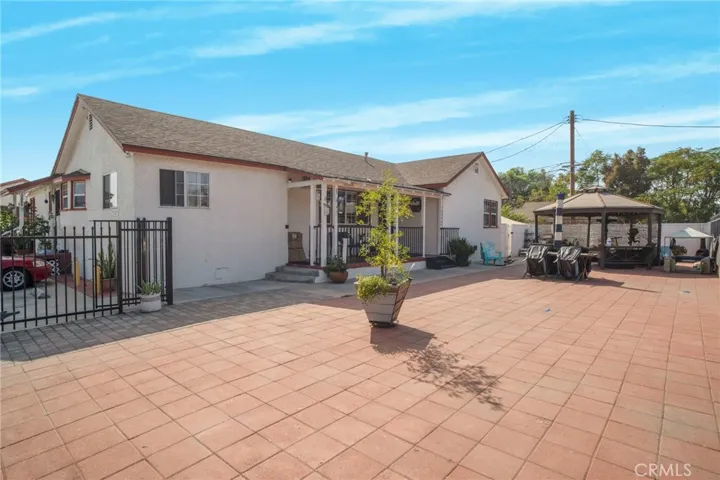 11966 Saticoy Street, North Hollywood, California 91605
