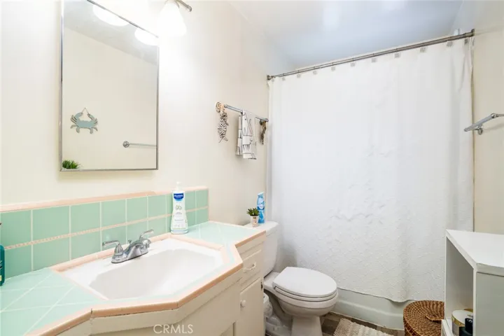Unit 2-Full bath