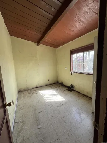 1035 S 39th Street, San Diego, California 92113