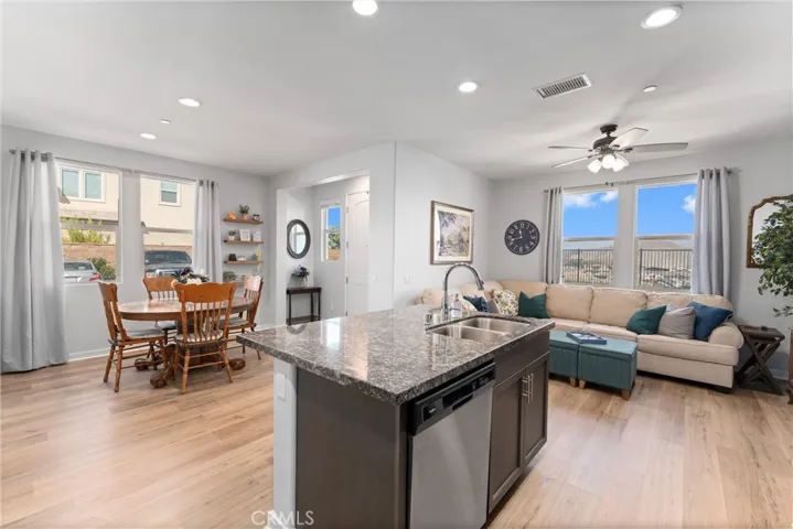 4105 Cameron Way 101, Corona, California 92883