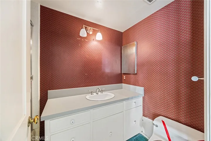 1128 N Crestview Drive, Fullerton, California 92833