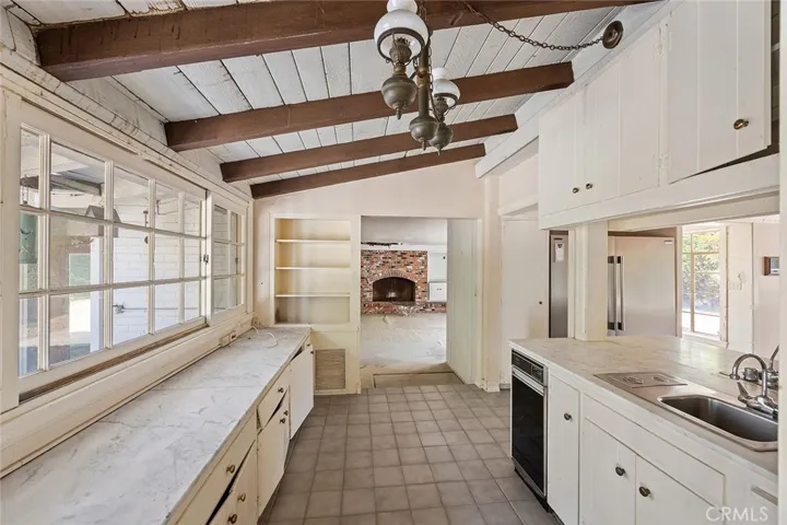 1128 N Crestview Drive, Fullerton, California 92833