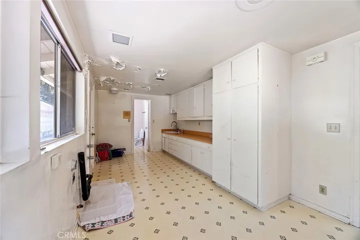 1128 N Crestview Drive, Fullerton, California 92833