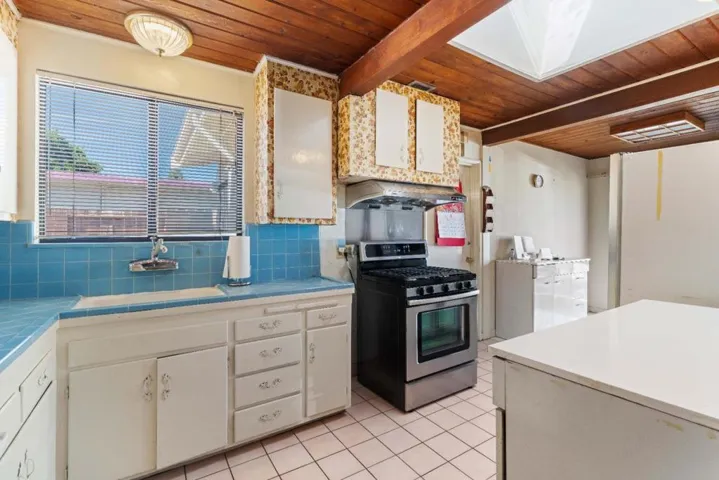 1055 Santa Ana Street, San Lorenzo, California 94580
