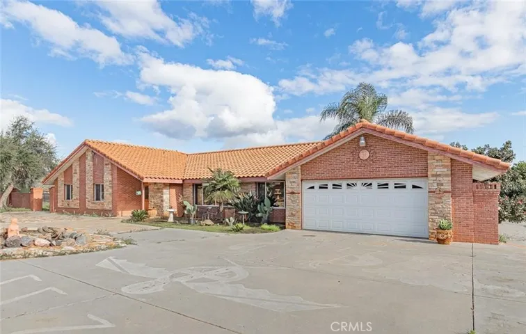 14505 Estelle Mountain Road, Perris, California 92570