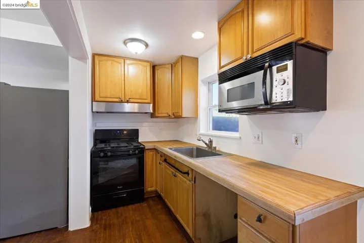 1253 96th Ave, Oakland, California 94603