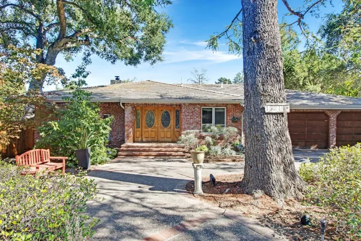15214 Bellecourt, Saratoga, California 95070