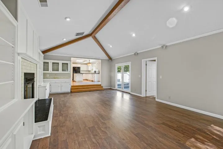 15214 Bellecourt, Saratoga, California 95070