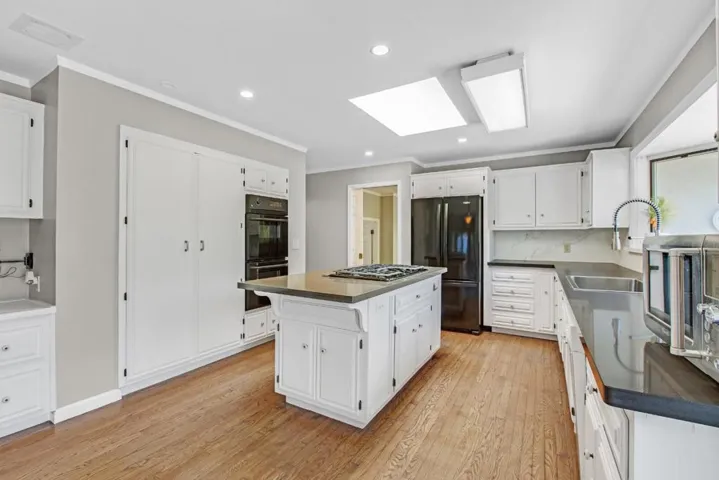 15214 Bellecourt, Saratoga, California 95070