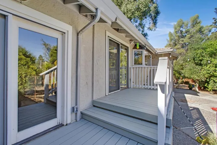 15214 Bellecourt, Saratoga, California 95070