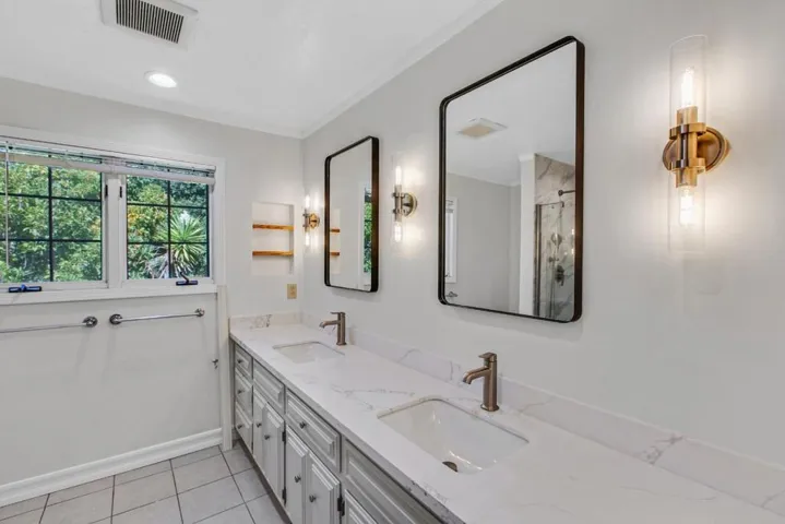 15214 Bellecourt, Saratoga, California 95070
