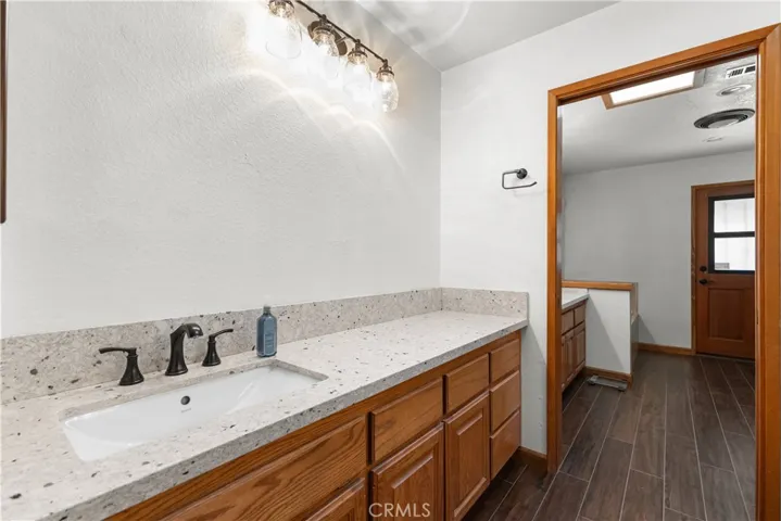 15901 Acoma Road, Apple Valley, California 92307
