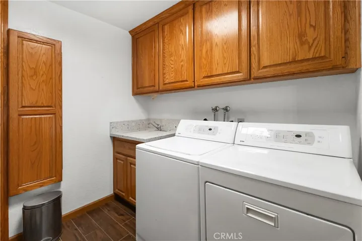 15901 Acoma Road, Apple Valley, California 92307