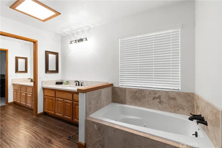 15901 Acoma Road, Apple Valley, California 92307