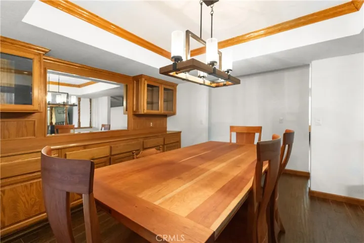 15901 Acoma Road, Apple Valley, California 92307