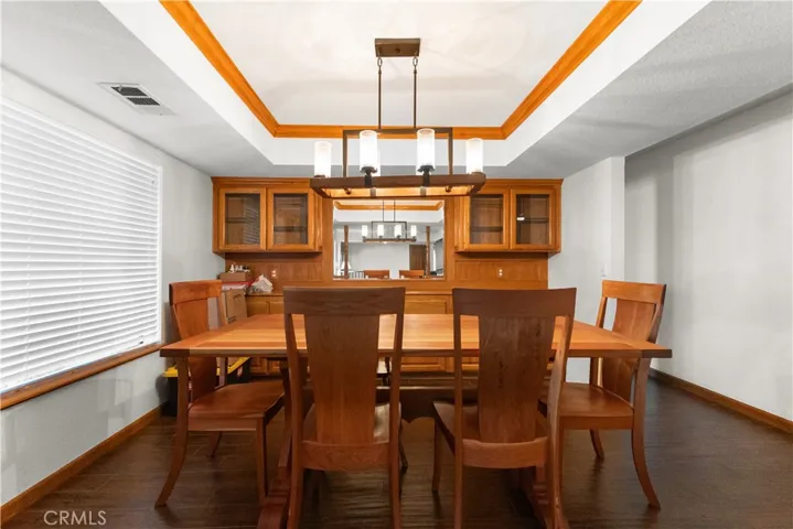 15901 Acoma Road, Apple Valley, California 92307