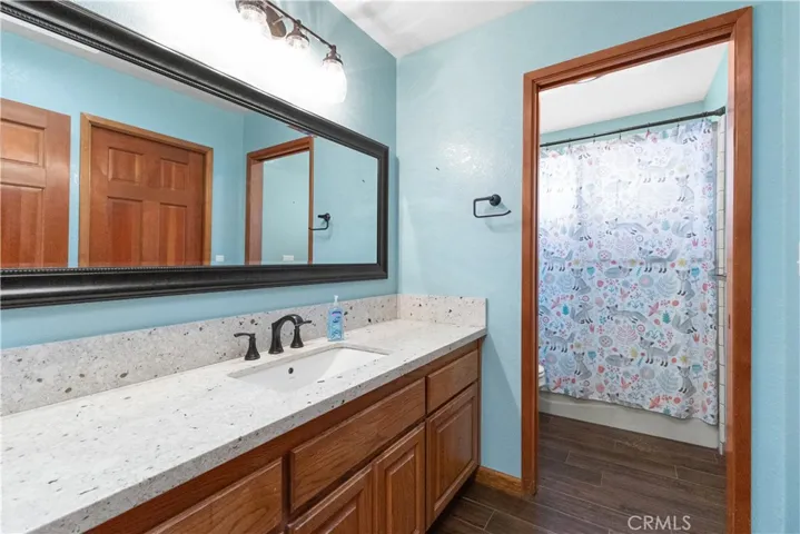 15901 Acoma Road, Apple Valley, California 92307