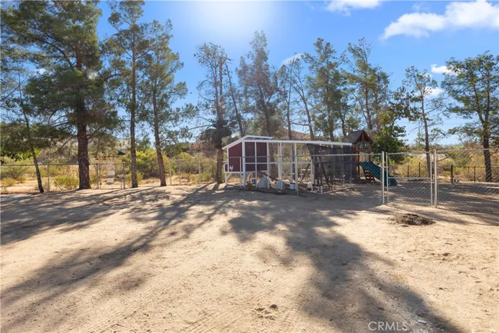 15901 Acoma Road, Apple Valley, California 92307