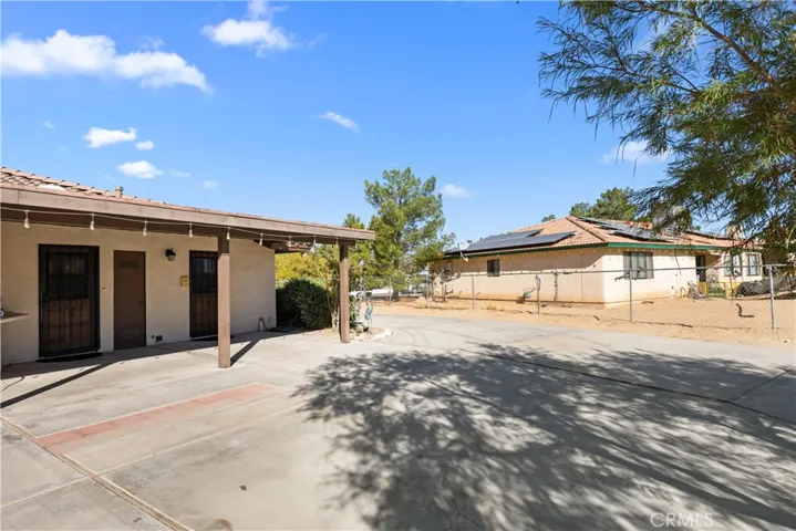 15901 Acoma Road, Apple Valley, California 92307