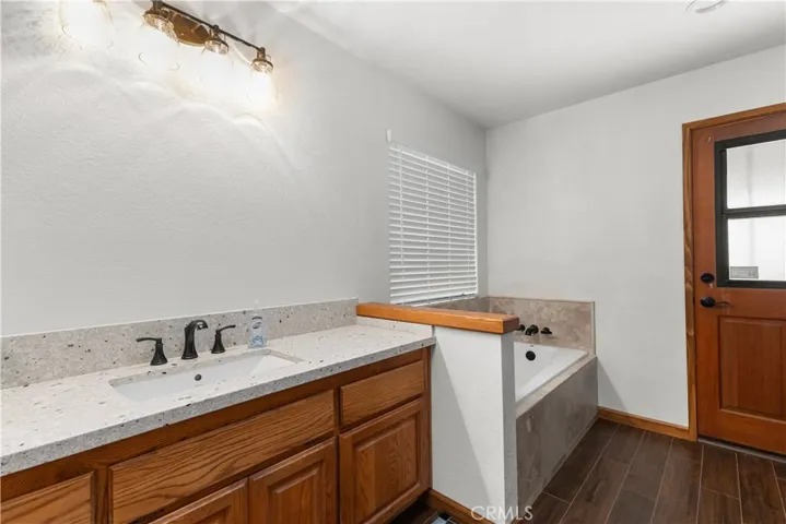 15901 Acoma Road, Apple Valley, California 92307