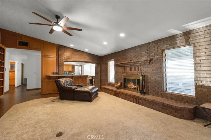 15901 Acoma Road, Apple Valley, California 92307