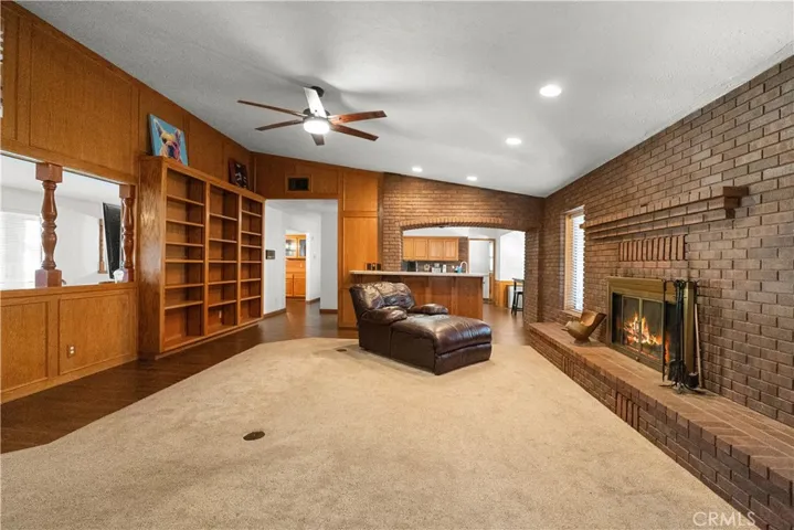 15901 Acoma Road, Apple Valley, California 92307