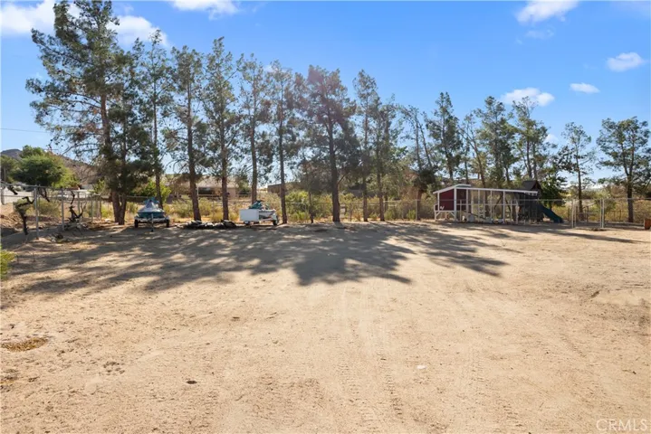 15901 Acoma Road, Apple Valley, California 92307
