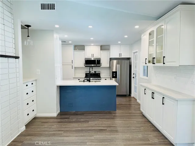 7320 Mclaren Avenue, West Hills, California 91307