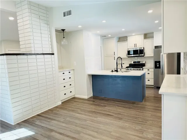7320 Mclaren Avenue, West Hills, California 91307