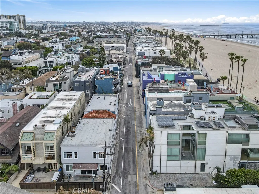 12 25th Place, Venice, California 90291 home-pic-25