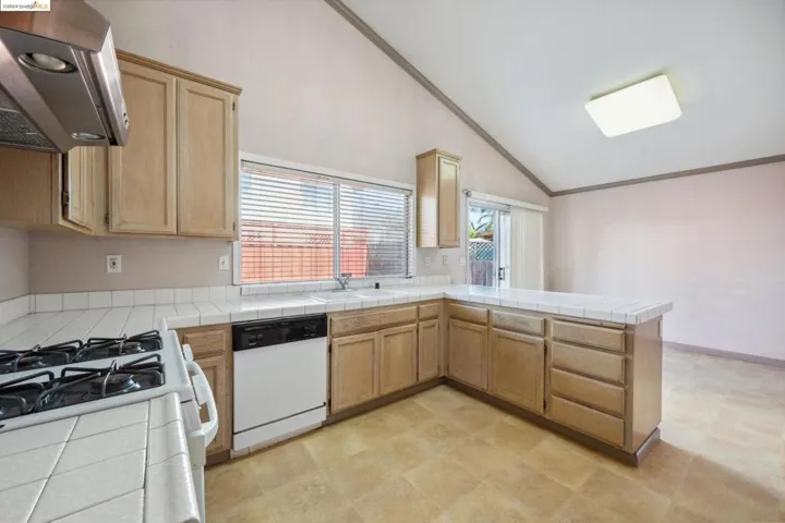 639 Elsa Dr, Santa Rosa, California 95407