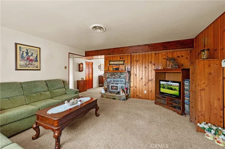 480 Sierra Vista Drive, Wofford Heights, California 93285