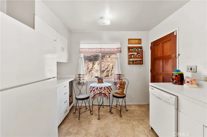 480 Sierra Vista Drive, Wofford Heights, California 93285