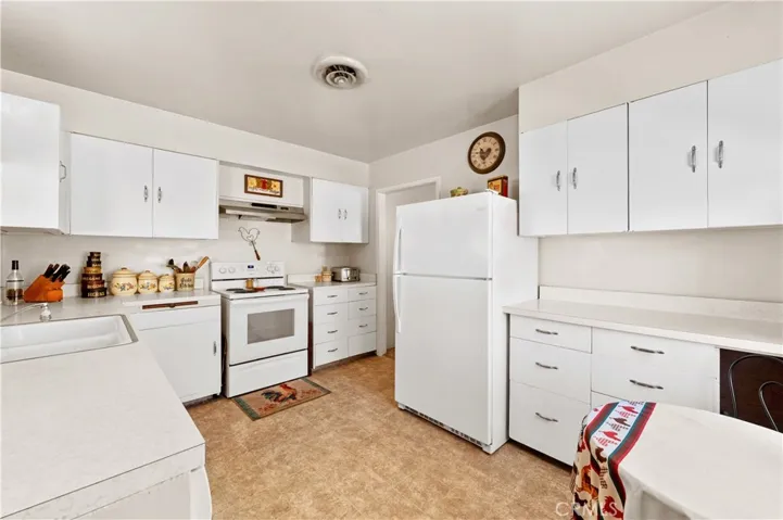 480 Sierra Vista Drive, Wofford Heights, California 93285