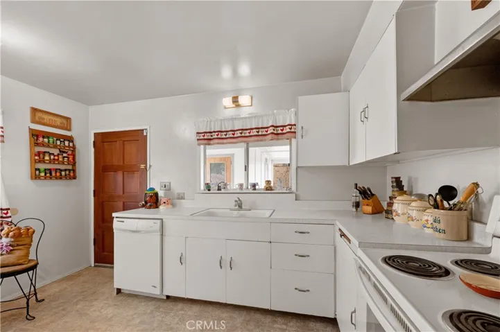 480 Sierra Vista Drive, Wofford Heights, California 93285