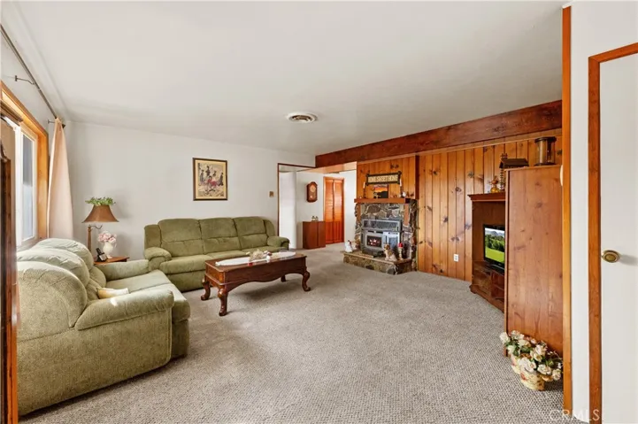 480 Sierra Vista Drive, Wofford Heights, California 93285