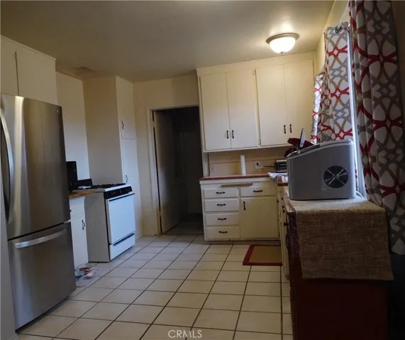 2013 W Porter Avenue, Fullerton, California 92833