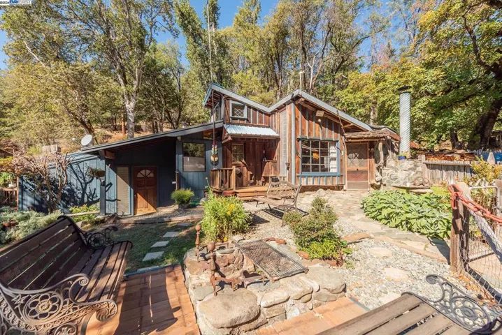 751 Mule Gulch Road, Douglas City, California 96024