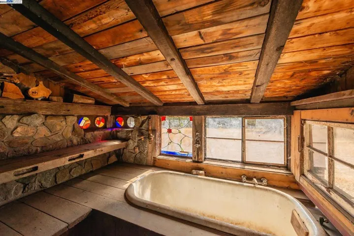 751 Mule Gulch Road, Douglas City, California 96024