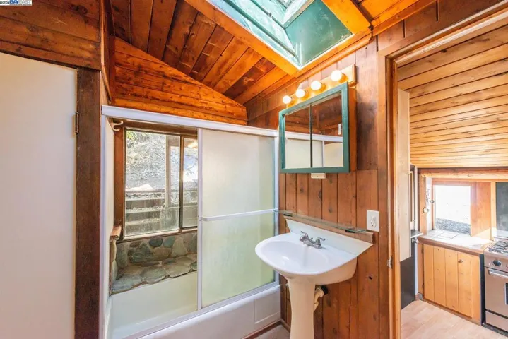 751 Mule Gulch Road, Douglas City, California 96024