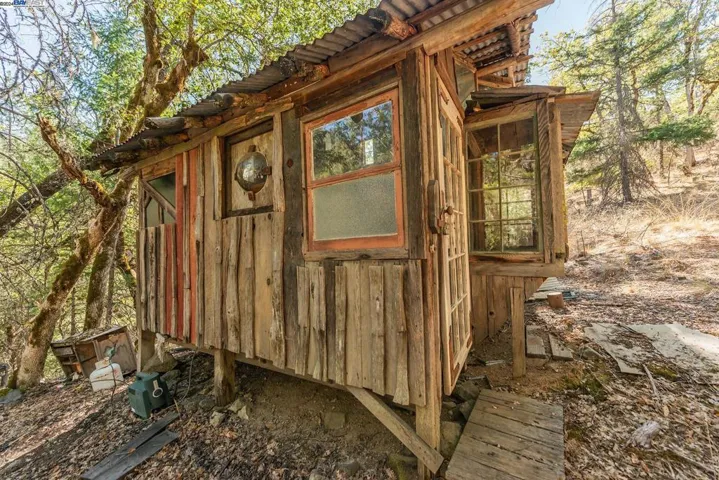 751 Mule Gulch Road, Douglas City, California 96024